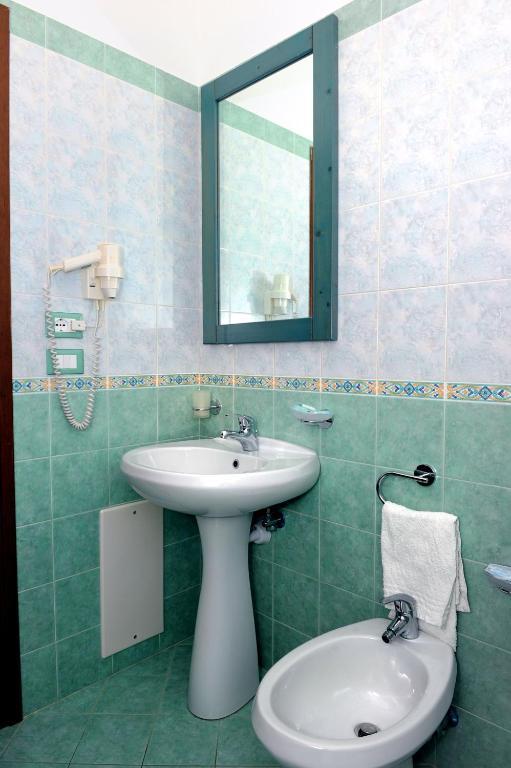 Hotel La Ninfea Ischia Room photo
